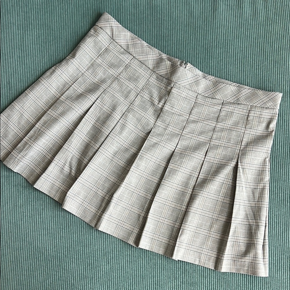 Uniqlo Gray Pleated Skater Mini Skirt for Work